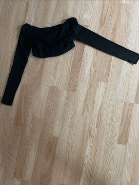Black Long Sleeve Crop Top